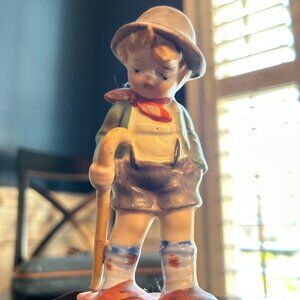 Hummel LIKE boy with backpack